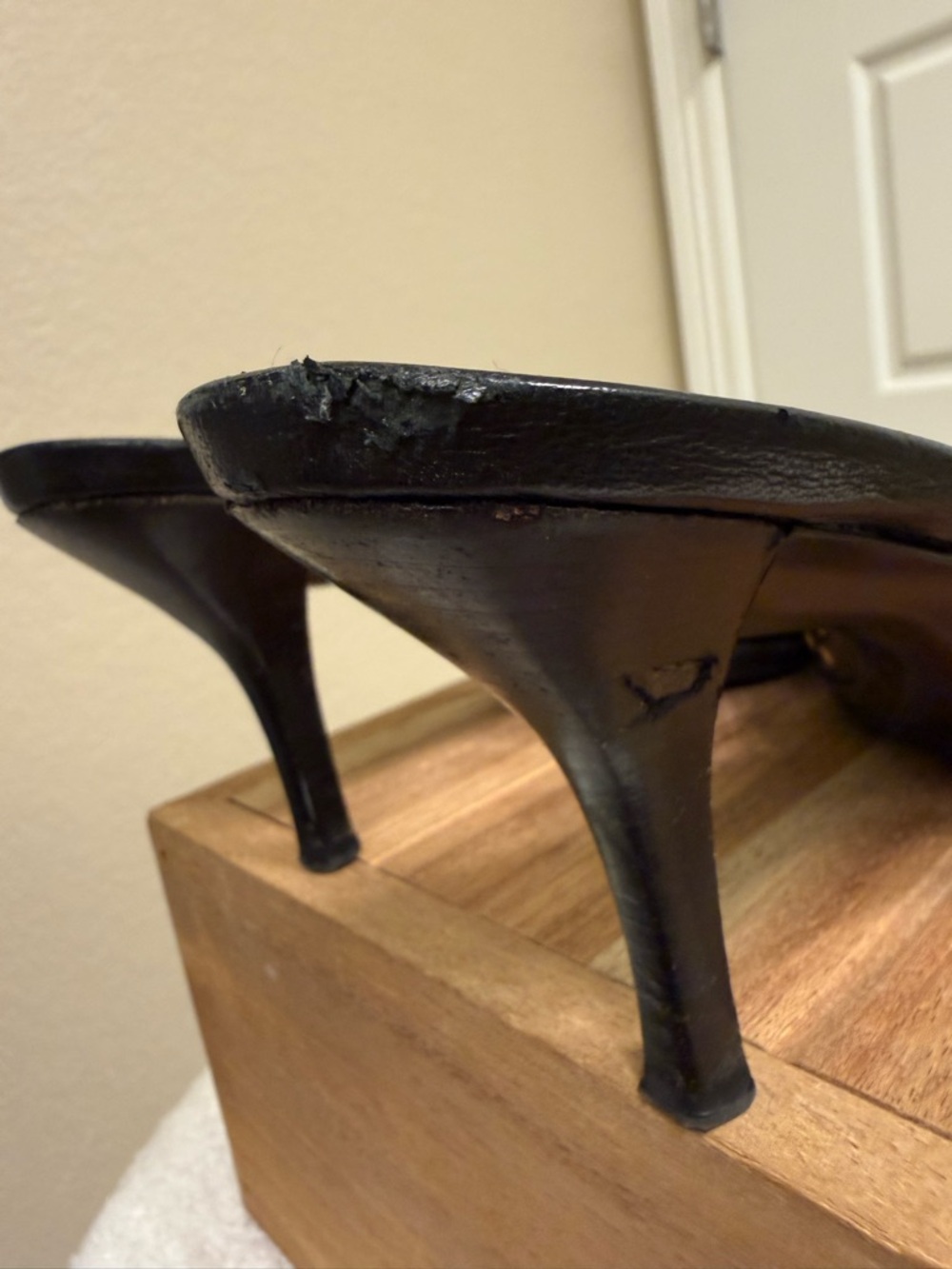 Gucci Black Leather Kitten Heel Mules with Gold Grommet Detail - Picture 7 of 16
